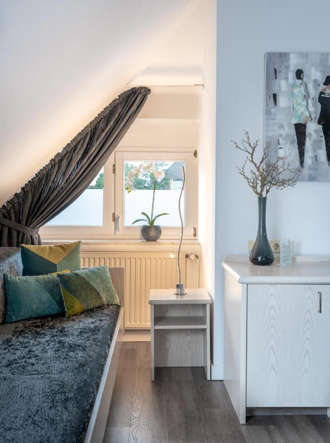 Hotel Zur Krone Meerbusch Zewnętrze zdjęcie