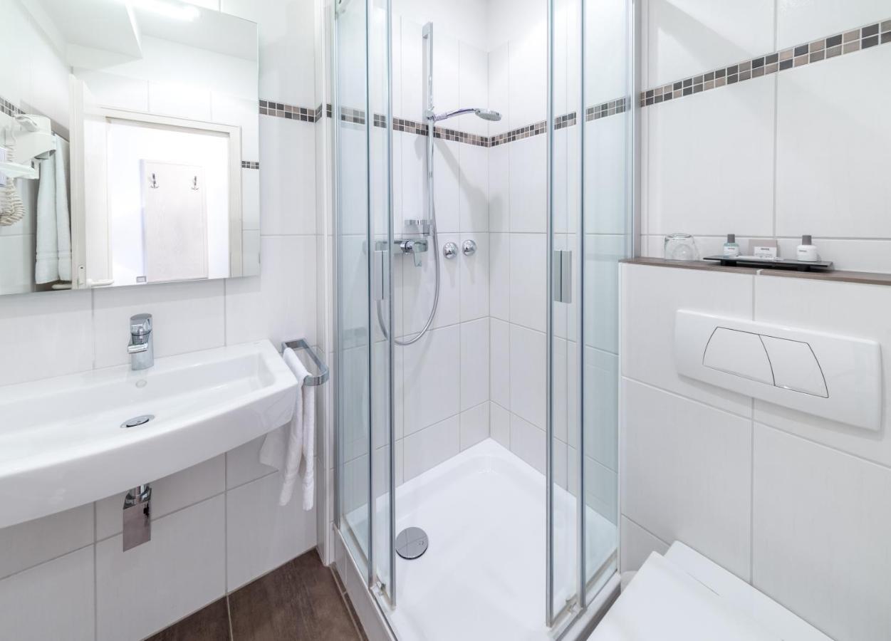 Hotel Zur Krone Meerbusch Zewnętrze zdjęcie